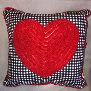 XOXO pillow. Black n white checks with red heart.